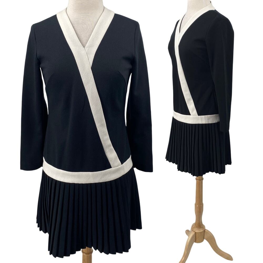 Vintage 70s Mini Dress Drop Waisted Pleated Hem Long Sleeve Black White Womens 8